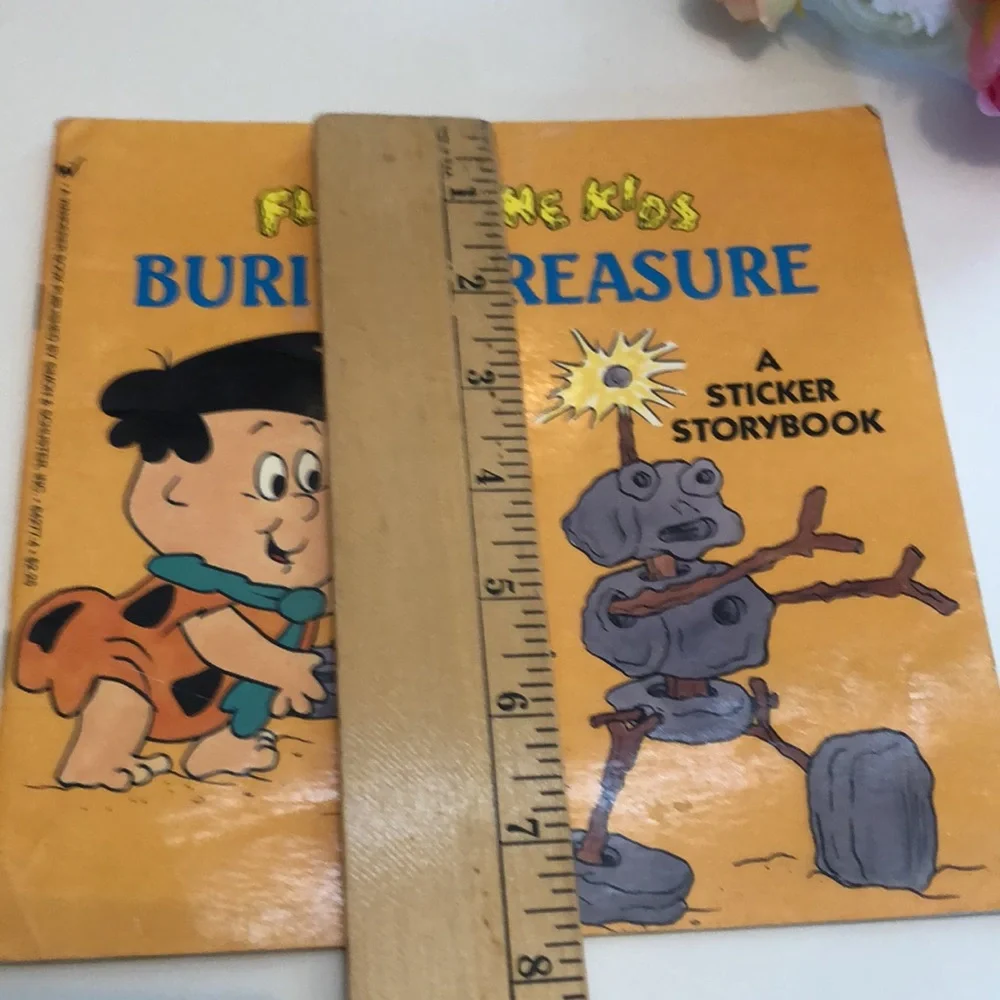 Flinestones Cartoon Series Books 1980s The Flinestone Kids Buried Treasure VTG